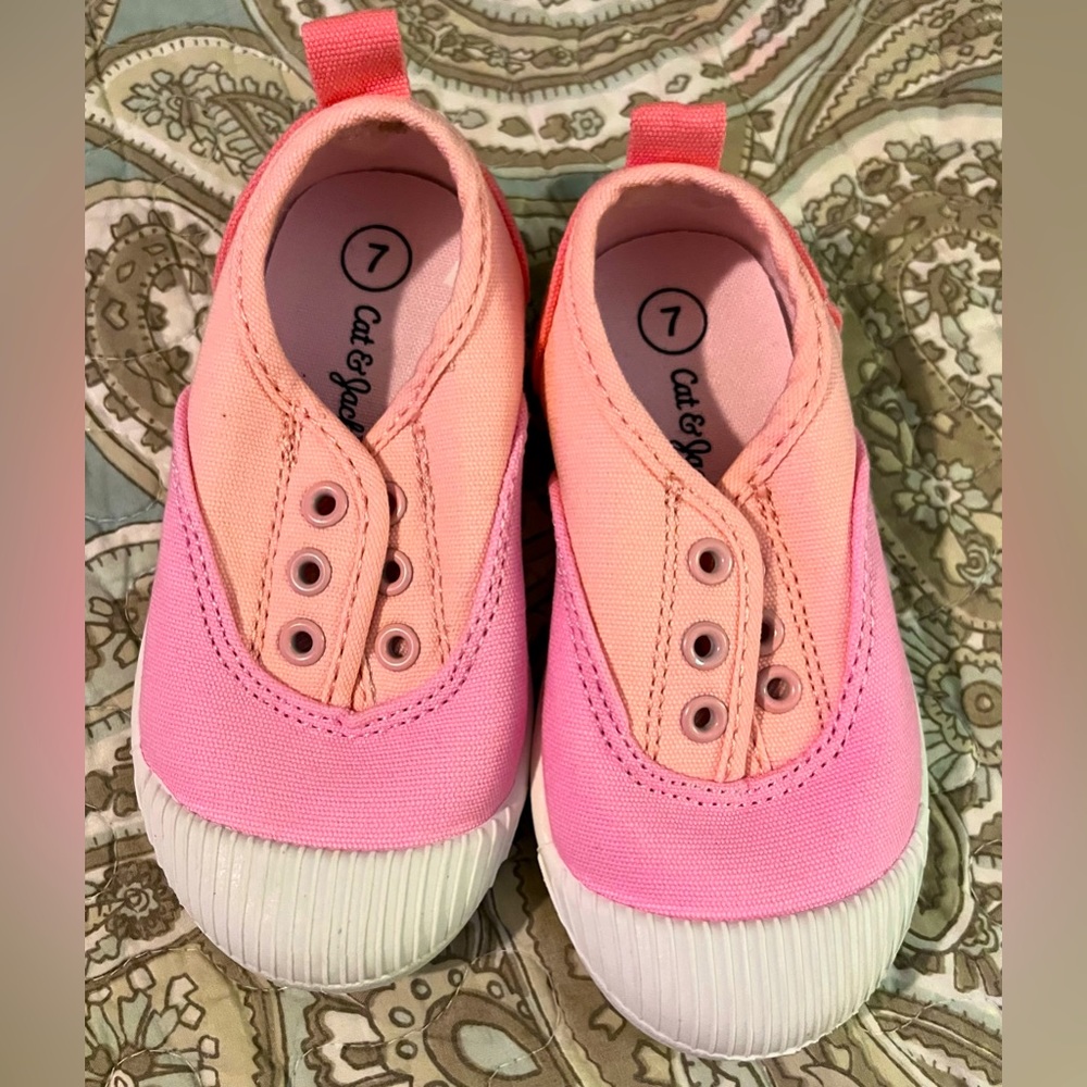 Cat & jack toddler size 7 slip ons